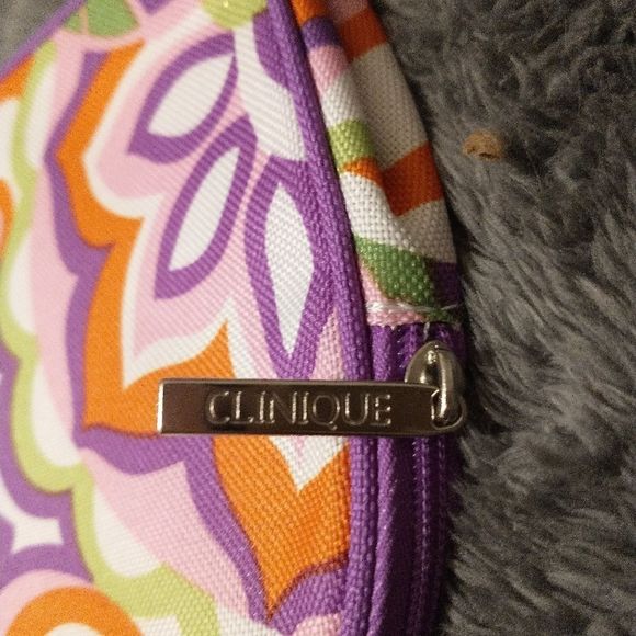 Clinique Make-up Bag! - Picture 2 of 6